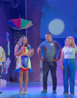 Escuela de Bellas Artes de San Cristóbal reconoce a Rafael Salazar por sus aportes al desarrollo cultural